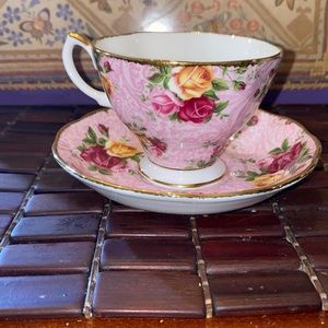 BOX42 Rare, Royal Albert Old Country Roses Dusty Pink Lace Tea Cup and Saucer